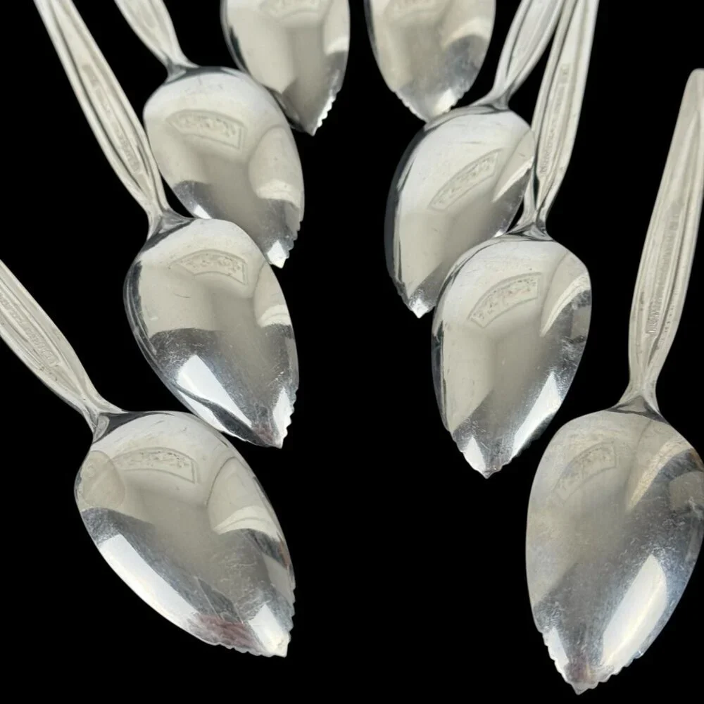 Wm Rogers Co Stainless Grapefruit Spoon Set of 8 USA Silverware Dining Citrus